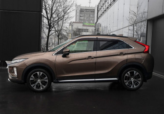 Подержанный автомобиль Mitsubishi Eclipse Cross 2018 года (8 фото)