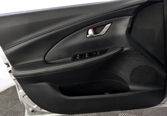 Подержанный автомобиль Changan Alsvin 2023 года (19 фото)