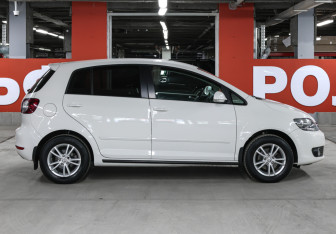 Подержанный автомобиль Volkswagen Golf Plus 2012 года (4 фото)