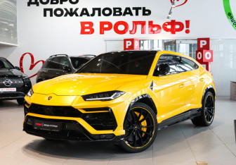 Подержанный автомобиль Lamborghini Urus 2022 года (9 фото)