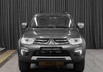 Подержанный автомобиль Mitsubishi Pajero Sport 2014 года (2 фото)