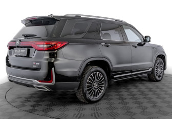 Подержанный автомобиль Changan CS95 2022 года (5 фото)