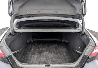 Подержанный автомобиль Toyota Camry Sedan 2019 года (10 фото)