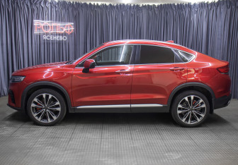 Подержанный автомобиль Geely Tugella 2021 года (8 фото)