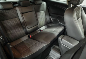 Подержанный автомобиль Opel Astra Hatchback 2013 года (12 фото)