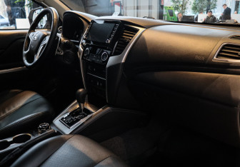 Подержанный автомобиль Mitsubishi L200 2023 года (7 фото)