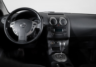 Подержанный автомобиль Nissan Qashqai 2010 года (11 фото)