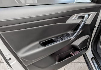 Подержанный автомобиль Geely Atlas 2021 года (19 фото)