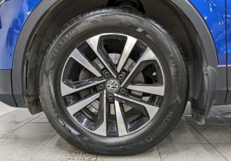 Подержанный автомобиль Volkswagen Tiguan 2019 года (18 фото)