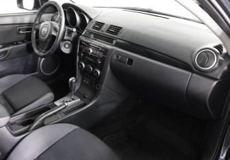 Подержанный автомобиль Mazda 3 Hatchback 2008 года (6 фото)