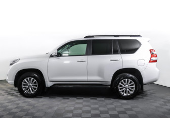 Подержанный автомобиль Toyota Land Cruiser Prado 2016 года (8 фото)