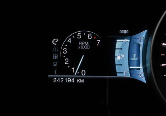 Подержанный автомобиль Ford Explorer 2011 года (11 фото)