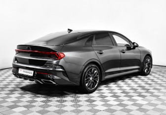 Подержанный автомобиль Kia K5 2020 года (5 фото)