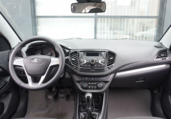 Подержанный автомобиль LADA (ВАЗ) Vesta Sedan 2017 года (12 фото)