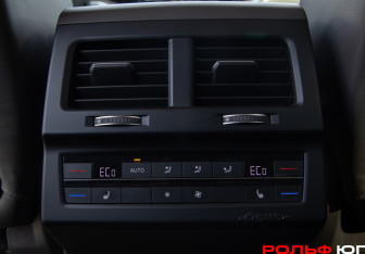 Подержанный автомобиль Volkswagen Touareg 2018 года (17 фото)