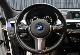 Подержанный автомобиль BMW X2 2019 года (17 фото)
