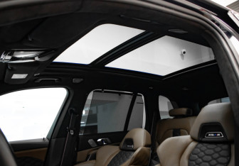 Подержанный автомобиль BMW X5 M 2022 года (25 фото)