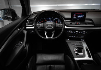 Подержанный автомобиль Audi Q5 2019 года (9 фото)