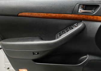 Подержанный автомобиль Toyota Avensis Sedan 2007 года (15 фото)