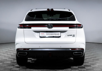 Подержанный автомобиль Changan UNI-K 2022 года (6 фото)