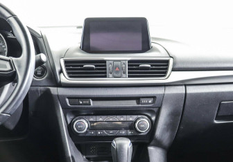 Подержанный автомобиль Mazda 3 Sedan 2016 года (9 фото)