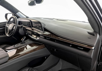 Подержанный автомобиль Cadillac Escalade Suv 2023 года (11 фото)