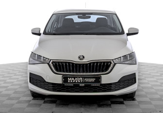 Подержанный автомобиль Skoda Rapid Liftback 2021 года (2 фото)