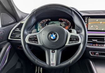 Подержанный автомобиль BMW X6 2021 года (22 фото)