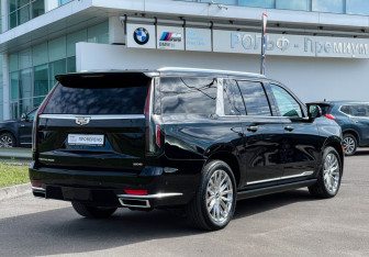 Подержанный автомобиль Cadillac Escalade Suv 2022 года (5 фото)