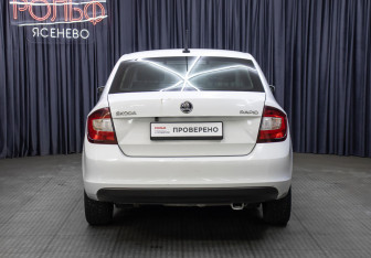 Подержанный автомобиль Skoda Rapid Liftback 2017 года (6 фото)