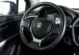 Подержанный автомобиль Suzuki SX4 Hatchback 2018 года (12 фото)