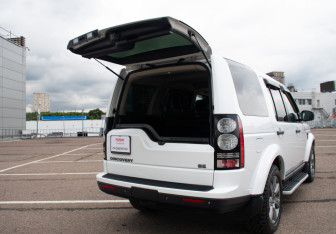 Подержанный автомобиль Land Rover Discovery 2015 года (18 фото)