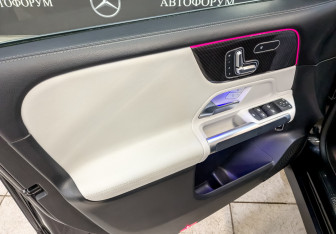 Подержанный автомобиль Mercedes-Benz GLB 2021 года (18 фото)