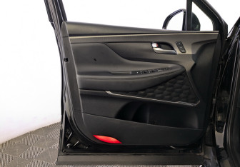 Подержанный автомобиль Hyundai Santa Fe 2019 года (19 фото)