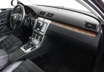 Подержанный автомобиль Volkswagen Passat Sedan 2009 года (10 фото)
