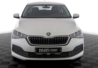 Подержанный автомобиль Skoda Rapid Liftback 2021 года (2 фото)