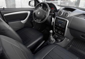 Подержанный автомобиль Renault Duster 2012 года (9 фото)