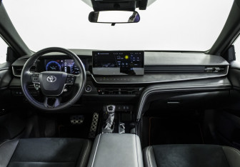 Подержанный автомобиль Toyota Camry Sedan 2024 года (13 фото)