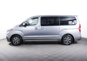 Подержанный автомобиль Hyundai Grand Starex 2018 года (3 фото)