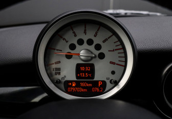 Подержанный автомобиль MINI Hatch 2008 года (13 фото)