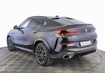 Подержанный автомобиль BMW X6 2025 года (7 фото)