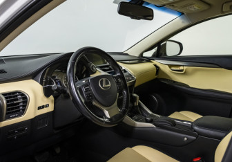 Подержанный автомобиль Lexus NX 2015 года (9 фото)