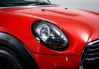 Подержанный автомобиль MINI Hatch 2018 года (16 фото)