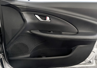 Подержанный автомобиль Changan Alsvin 2023 года (25 фото)