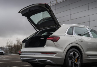 Новый Audi e-tron 2023 (20 фото)