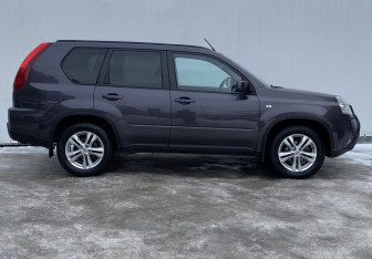 Подержанный автомобиль Nissan X-Trail 2014 года (4 фото)
