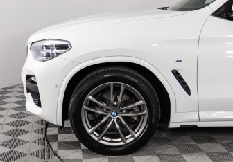 Подержанный автомобиль BMW X4 2019 года (8 фото)
