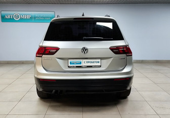 Подержанный автомобиль Volkswagen Tiguan 2019 года (6 фото)