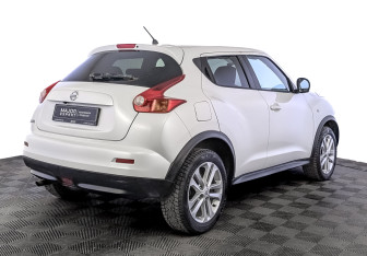 Подержанный автомобиль Nissan Juke 2014 года (5 фото)
