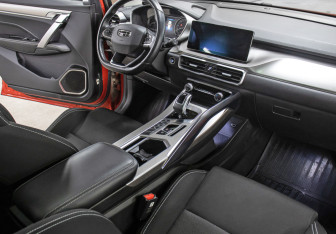 Подержанный автомобиль Geely Coolray 2020 года (11 фото)